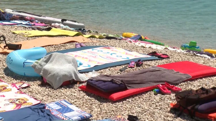 Vlasnica apartmana snimila plažu u 8 ujutro - ''Katastrofa, neću imenovati...''