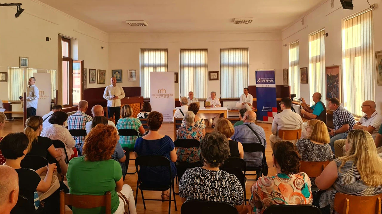 Robert Kurbaša izveo monodramu i oduševio publiku u Vitezu