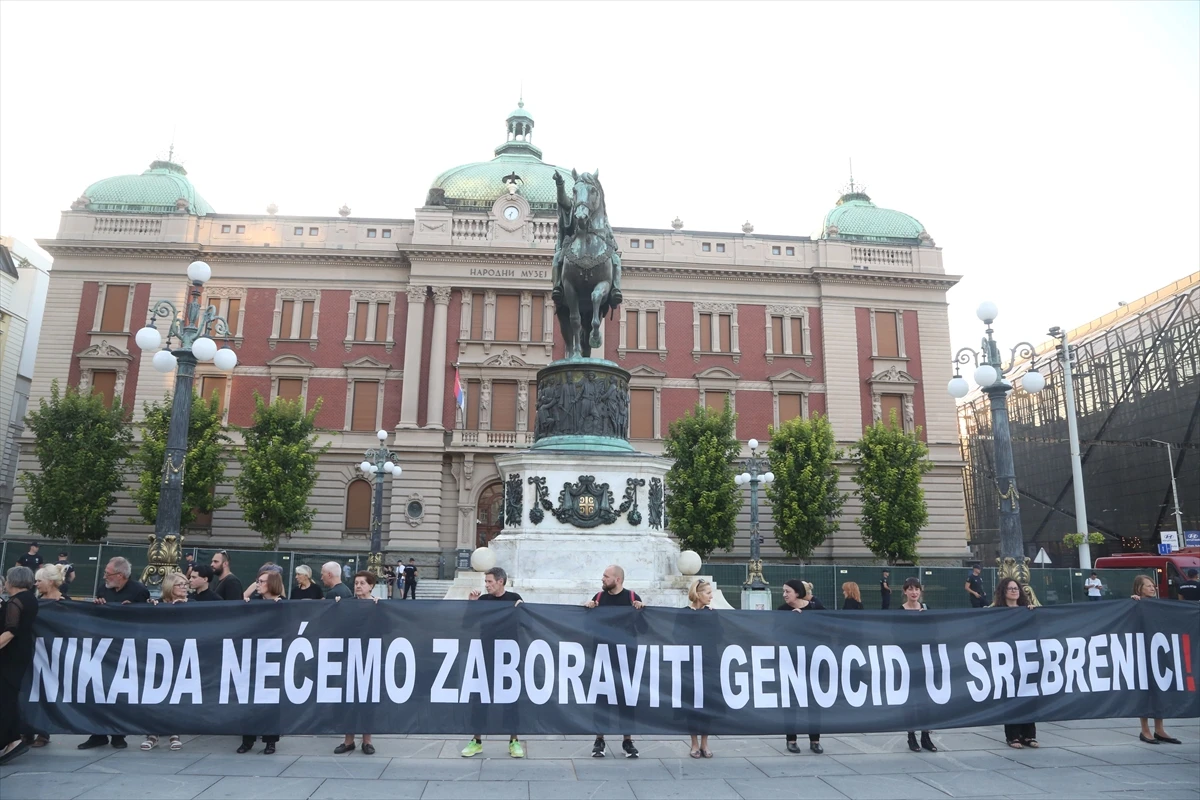 "Žene u crnom" pozvale vlasti u Srbiji da prekinu s negiranjem genocida u Srebrenici