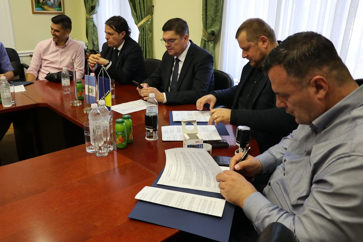 Potpisani ugovori za projekte u Hercegovini vrijedni gotovo dva milijuna maraka 