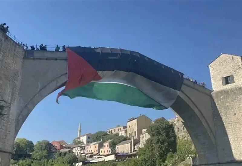 Iranci izvjesili ogromnu palestinsku zastavu na Starom mostu