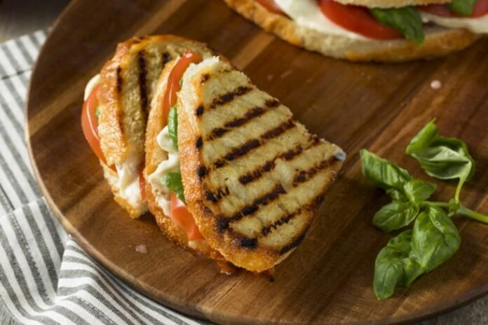 Zašto je ovaj grillani sendvič s mozzarellom najbolja ljetna večera