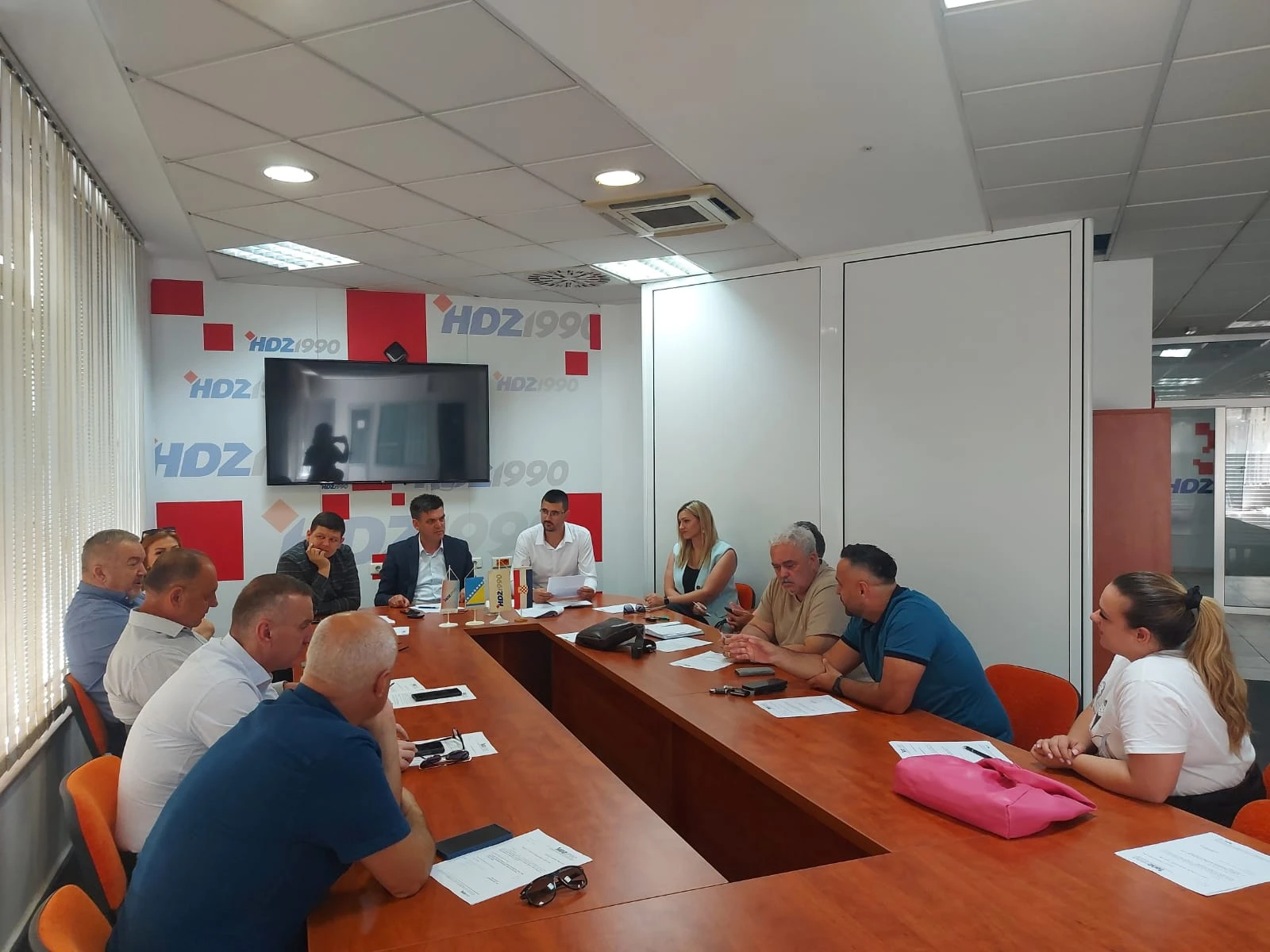 HDZ 1990 - Dana suglasnost za 550 kandidata za vijećnike i načelnike u BiH