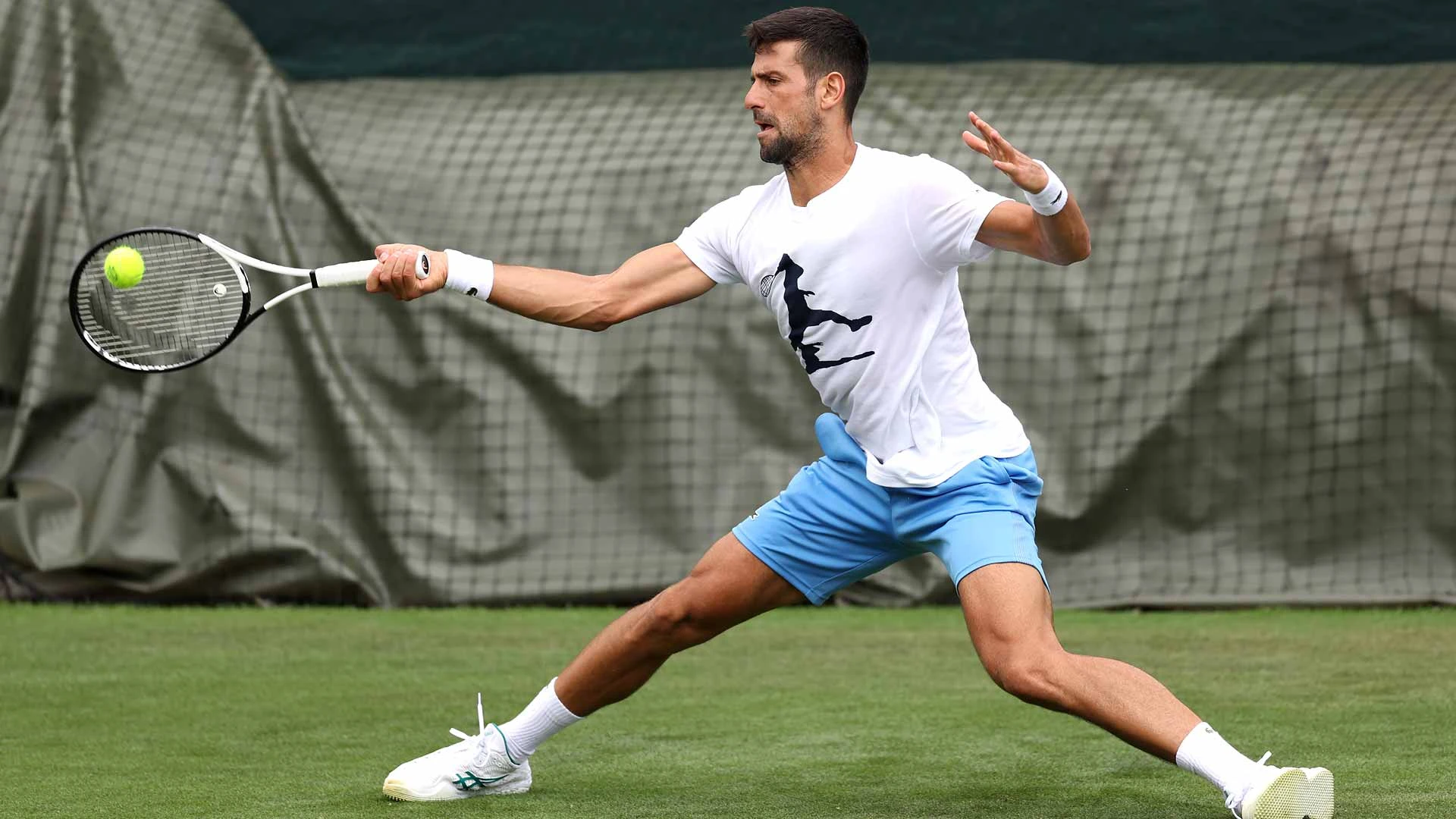 Švicarci sumnjaju da je Novak operirao koljeno 