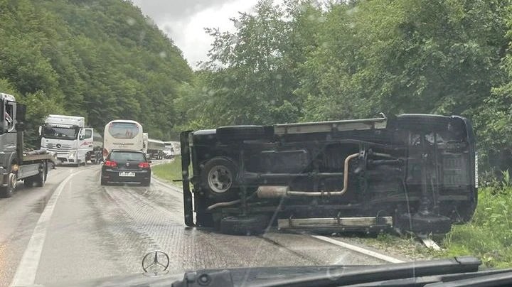 Bugojno: Prevrnulo se terensko vozilo, ozlijeđen vozač