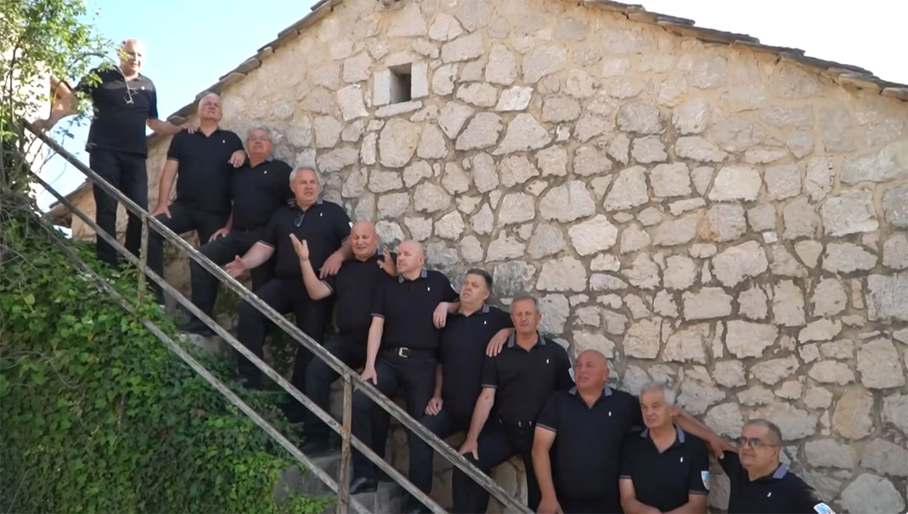 VIDEO Broćanski bećari objavili spot za pjesmu ''Herceg zemljo''