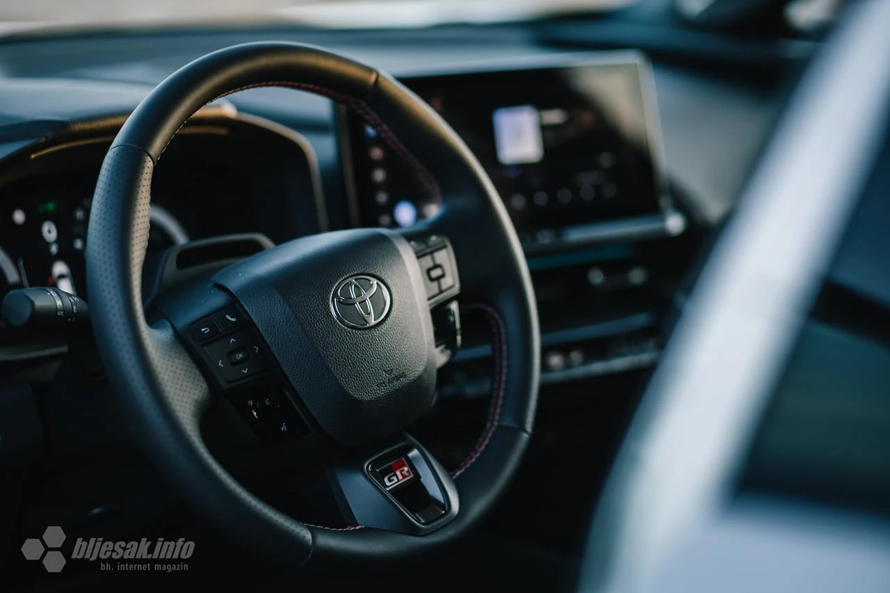 Toyota lansira električni automobil sličan Tesli na kinesko tržište