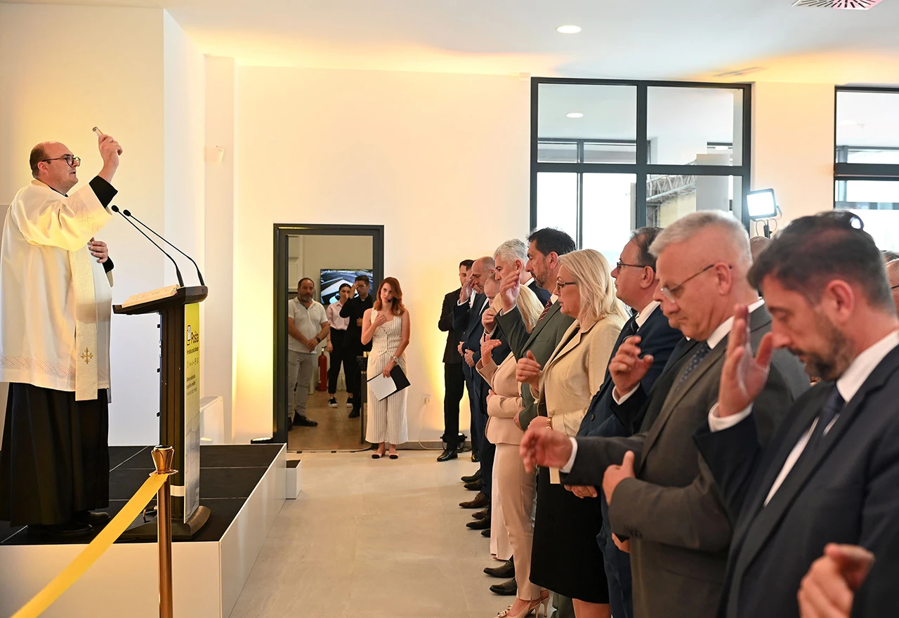 SDP i SDA se prepucavaju oko blagoslova pošte u Mostaru - SDA ne bi smetao blagoslov, samo da je HDZ pristao da nastave interesnu ljubav