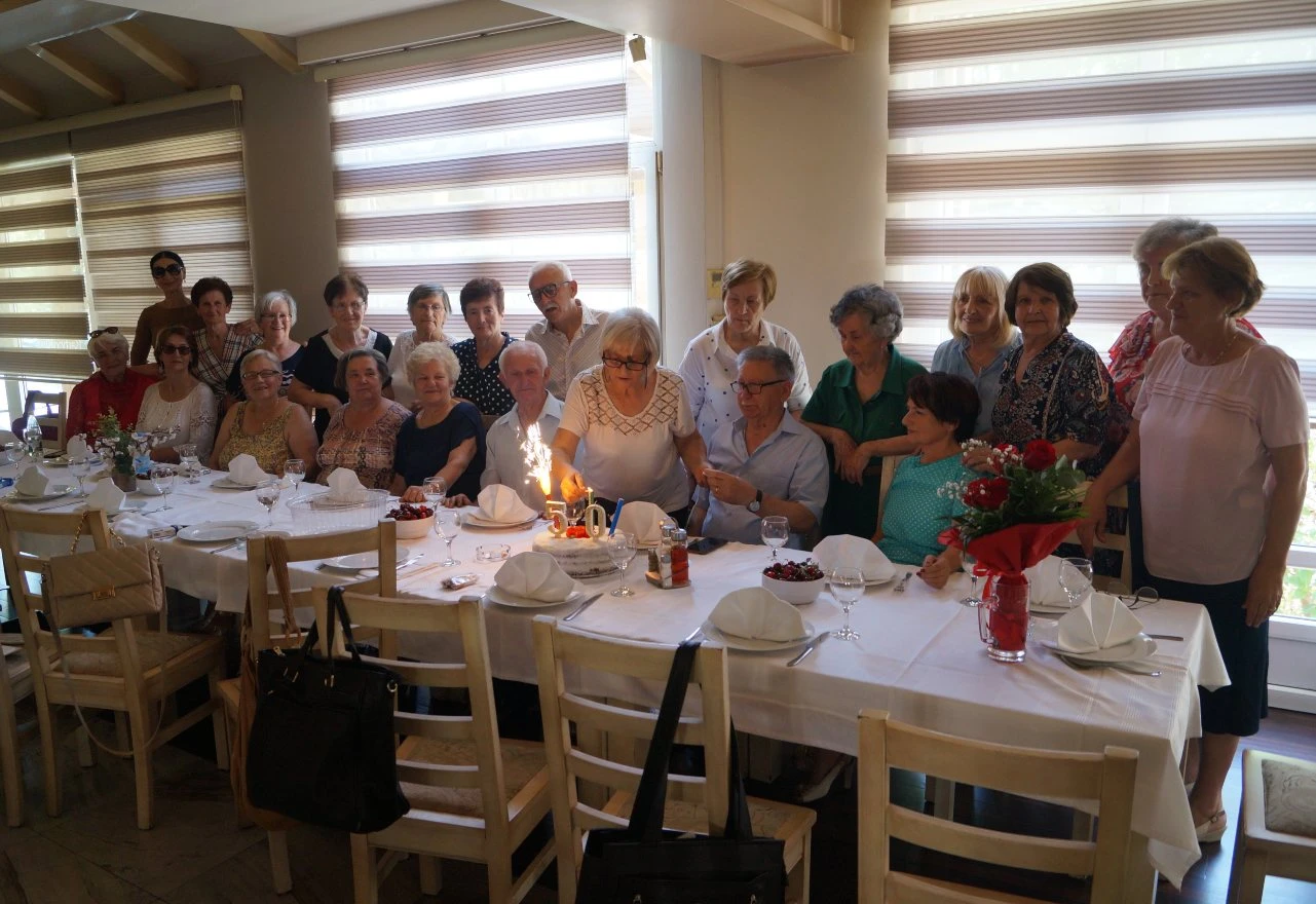 FOTO | Proslava 50. i 52. godišnjice mature u Mostaru: "Bilo je suza i smijeha" 