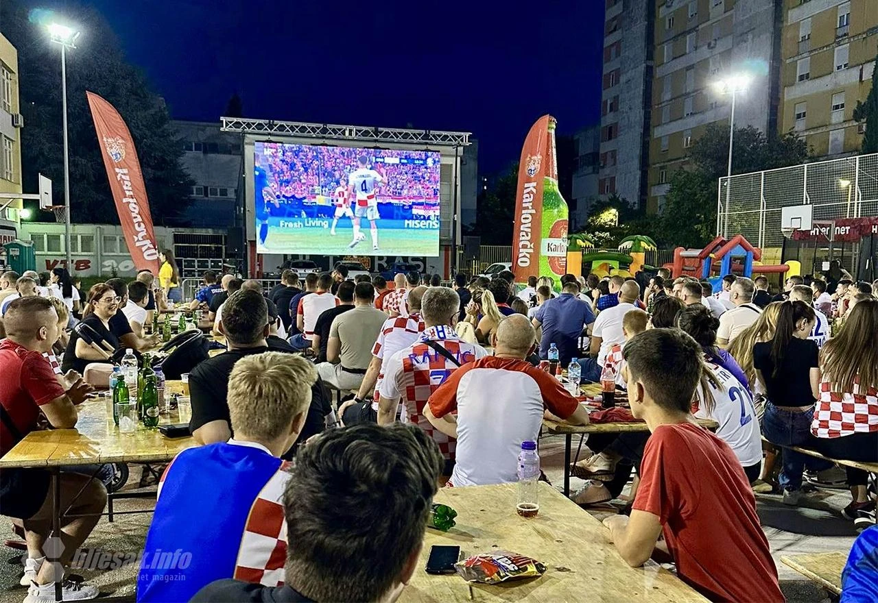 FOTO | Pogledajte kako se pratila utakmica Hrvatska-Italija u Mostaru