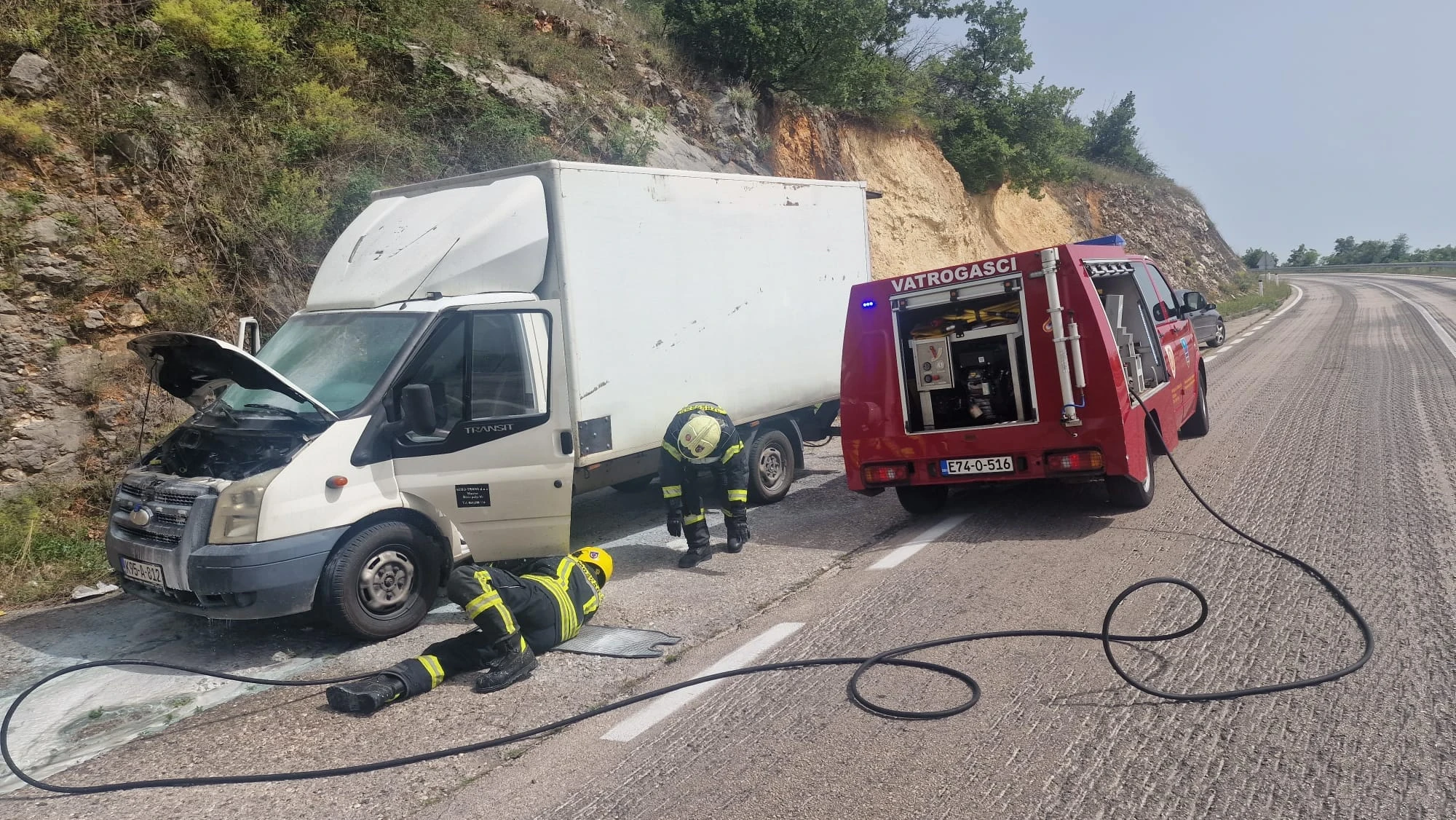 Mostar - Stolac | Vatrogasci gasili požar na vozilu