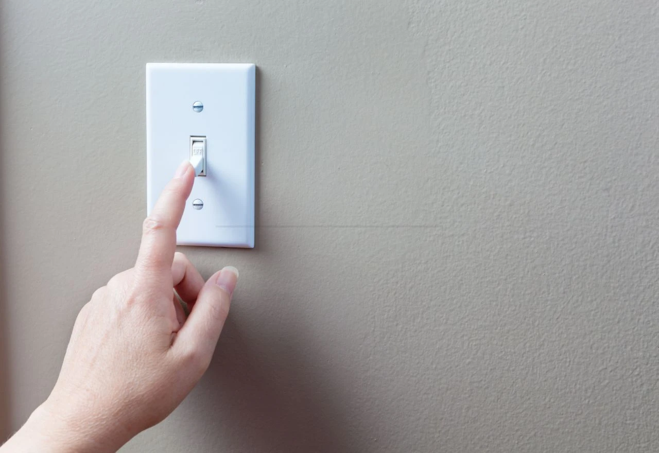 Iz minute u minutu: Operateri postupno uspostavljaju elektroopskrbu