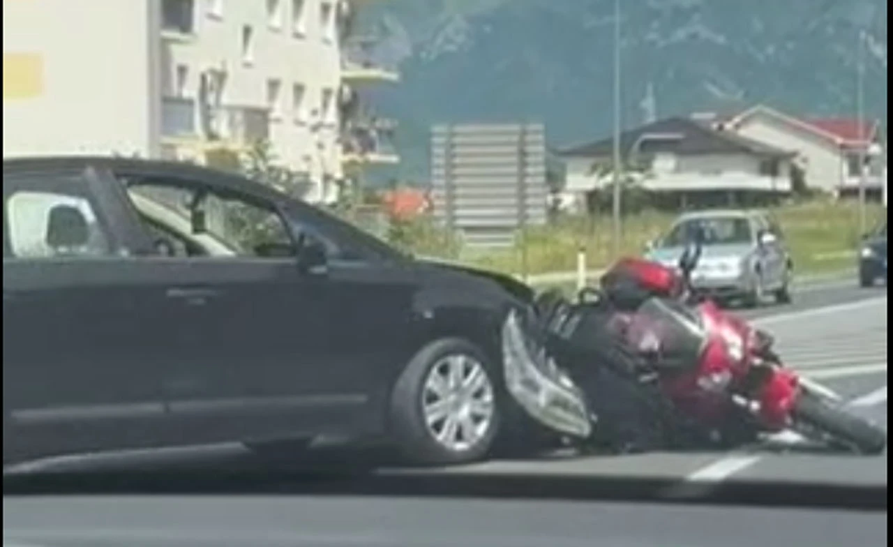Mostar: Sudar vozila i motocikla na magistralnom putu M-17 