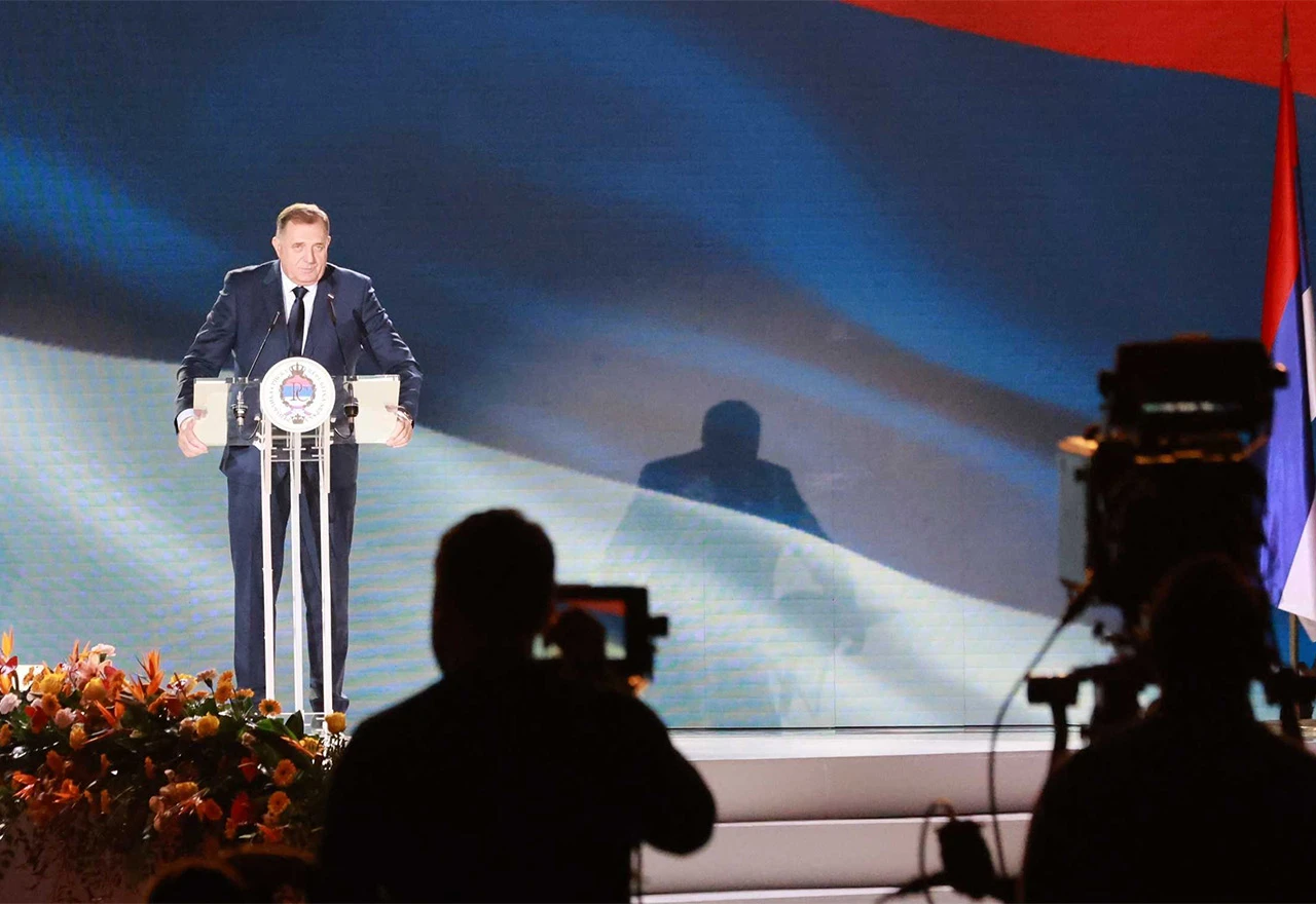 Dodik pada na Danu Republike?