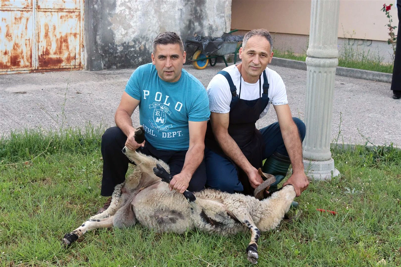 Mostar: Žrtvovan kurban pred dušu Mehmeda Karađoz-bega