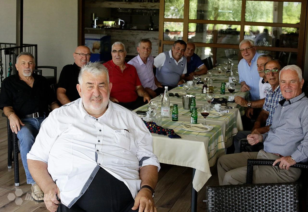 Škola nestala, uspomene ostale: Bili smo na proslavi 50. godišnjice mature mostarskih učenika