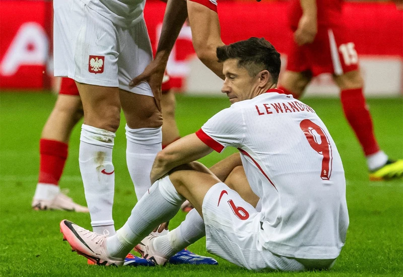 Poljaci na mukama, Lewandowski napustio teren nakon 33 minute