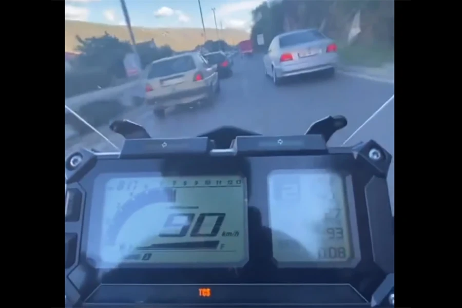 VIDEO | Motorom kroz Mostar jurio 200 na sat
