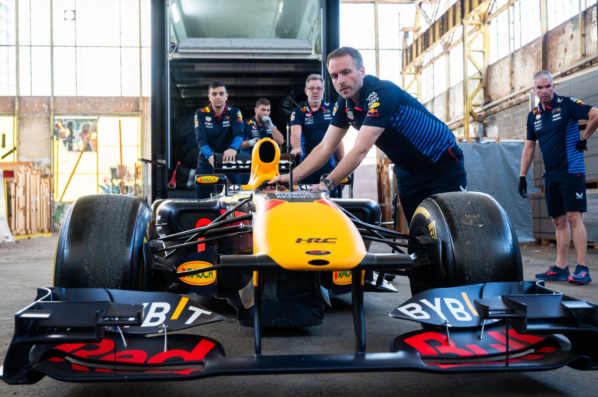 Mehaničari Red Bull Racinga servisirali bolid RB7