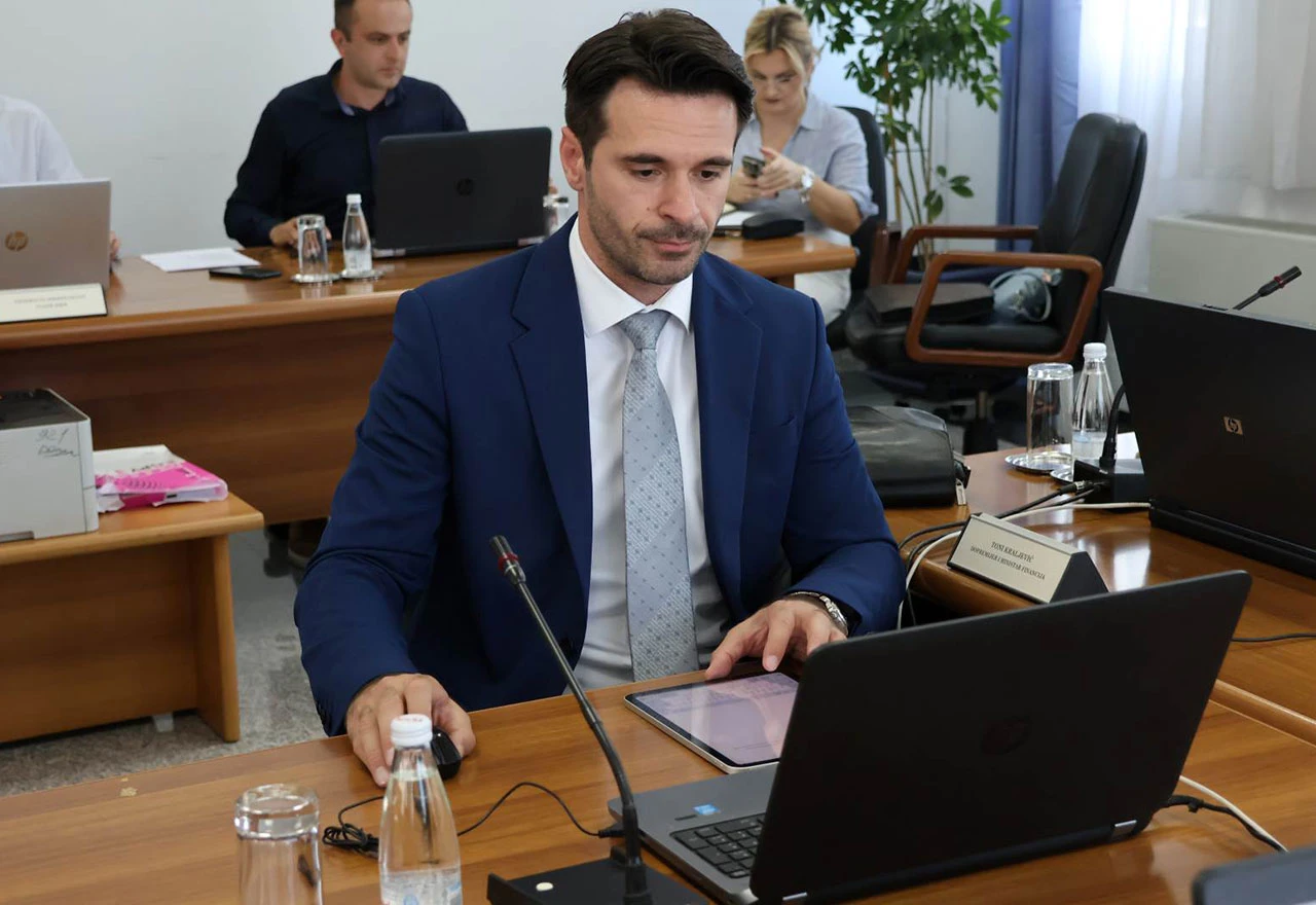 Utvrđeni Nacrti novog zakona o notarskoj službi