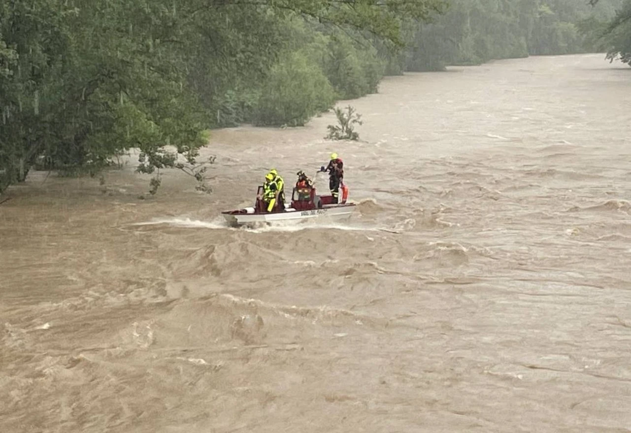 Pronađena tijela djevojaka čiji je zagrljaj obišao svijet