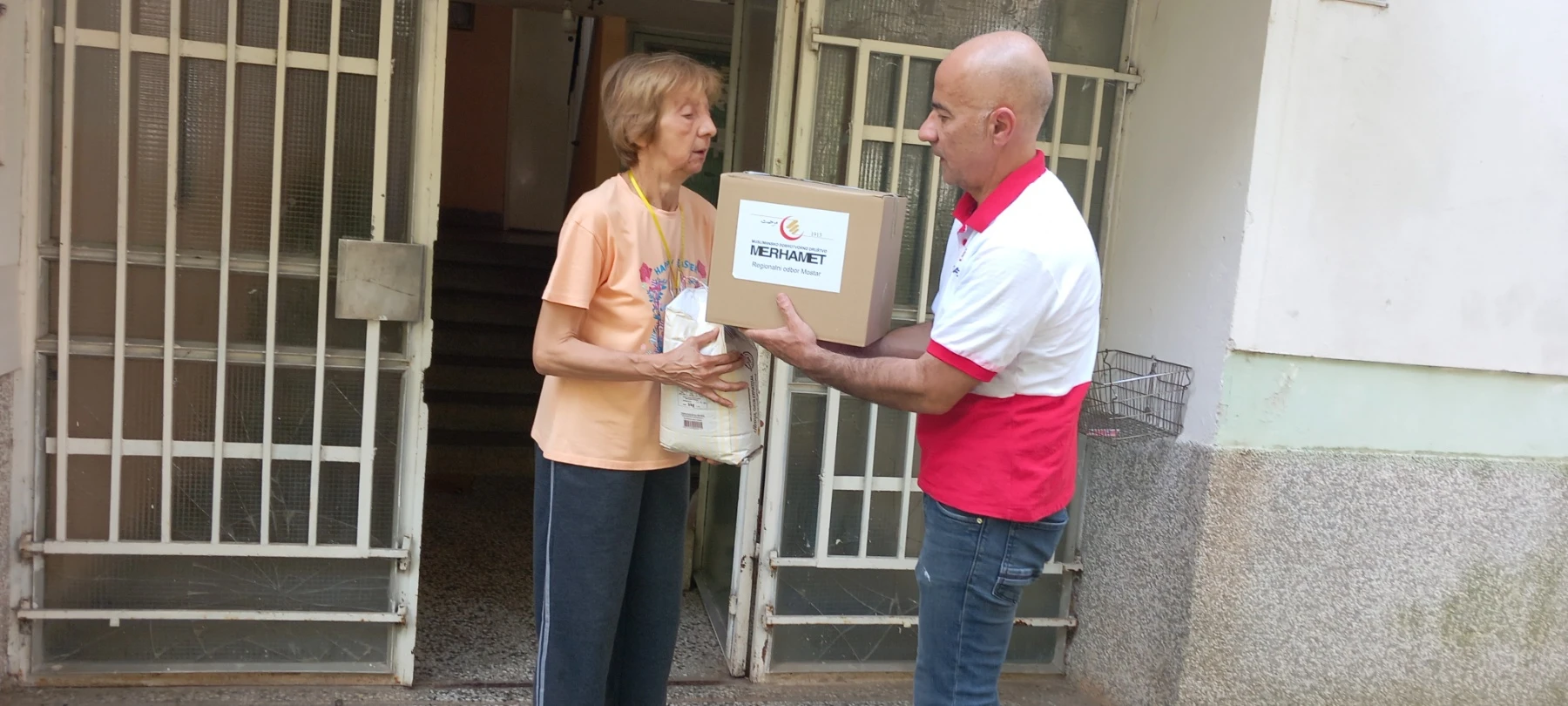 Merhamet Mostar podijelio 435 paketa pomoći