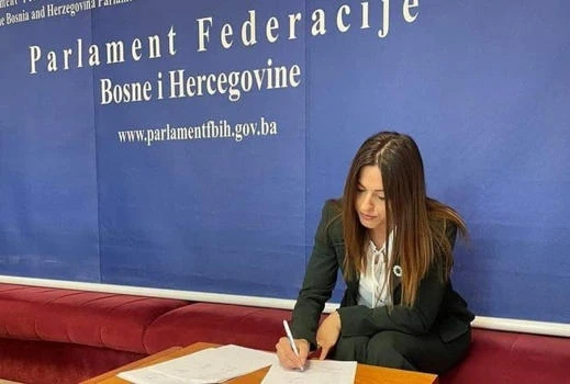 Zastupnica Halilović odgovorila botovima - ''Slabići prijete nasiljem''