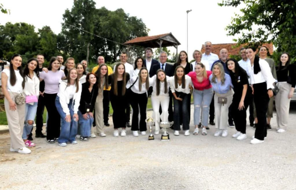 Svečani prijam rukometašica HRK Grude i proslava 9. naslova prvakinja BiH