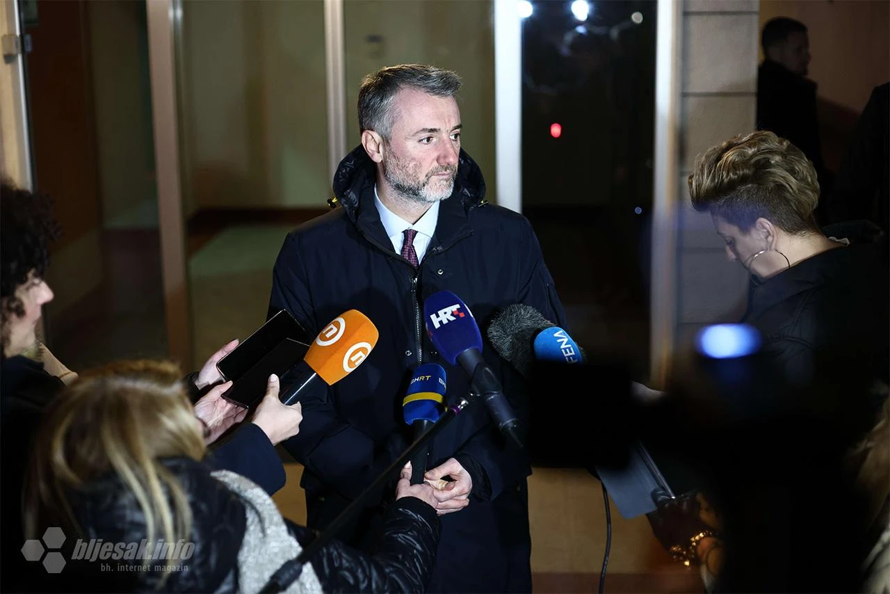 Forto: O opstanku BiH nema pregovora