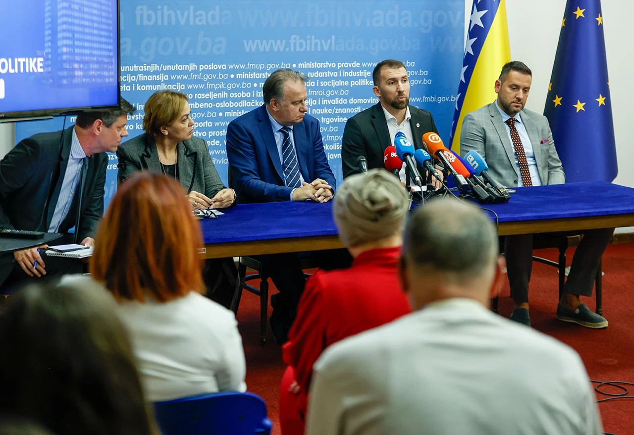 Otvorene prijave: Svakom djetetu rođenom 2024. godine po 1.000 KM