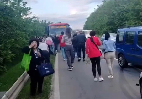 Sudar autobusa i automobila u Srbiji | jedna poginula osoba i 30 ozlijeđenih 