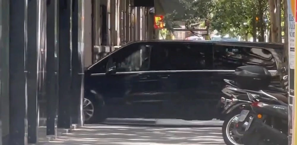 Flick na večeri s Laportom, sutra potpisuje za Barcelonu