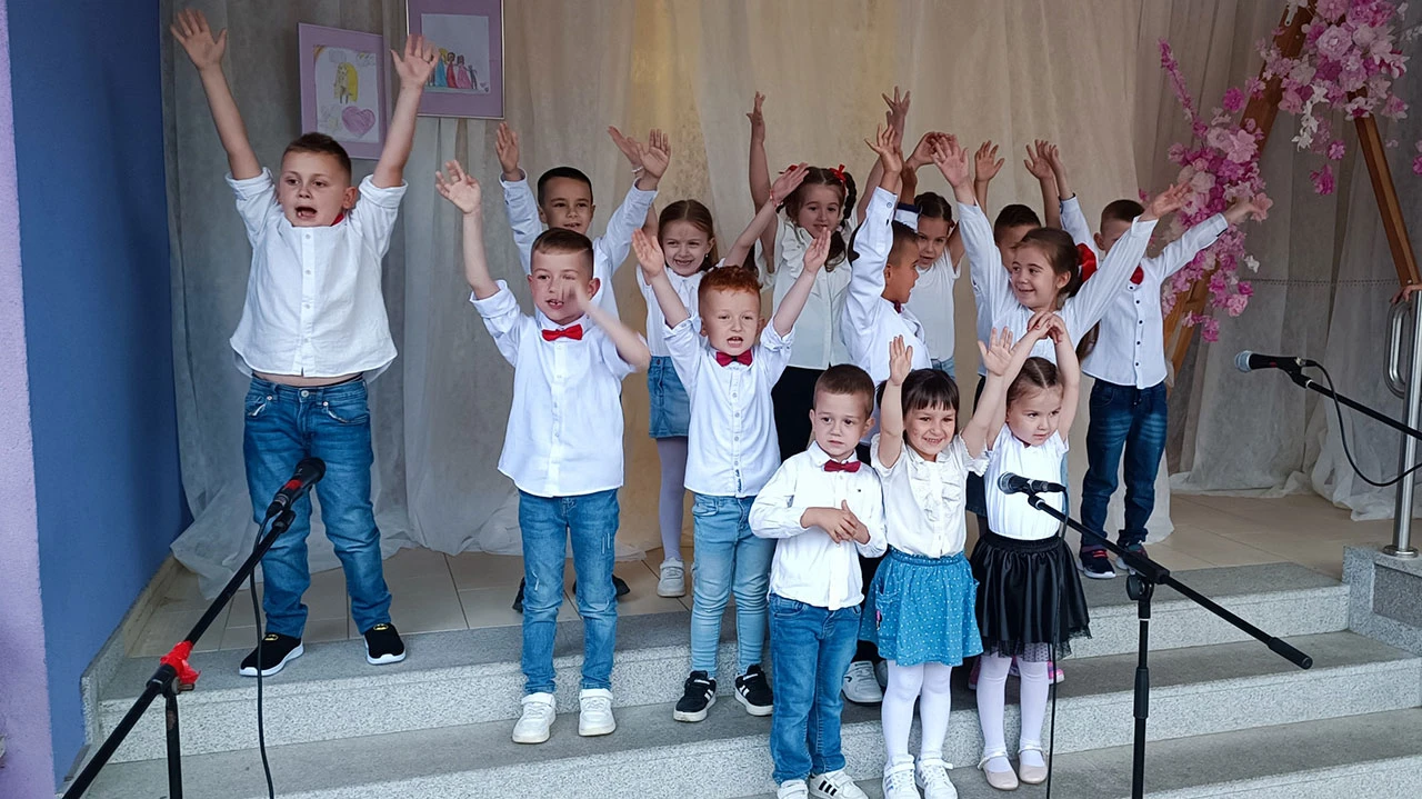 Mališani iz Čapljine recitacijama i pjesmama zahvalili majkama