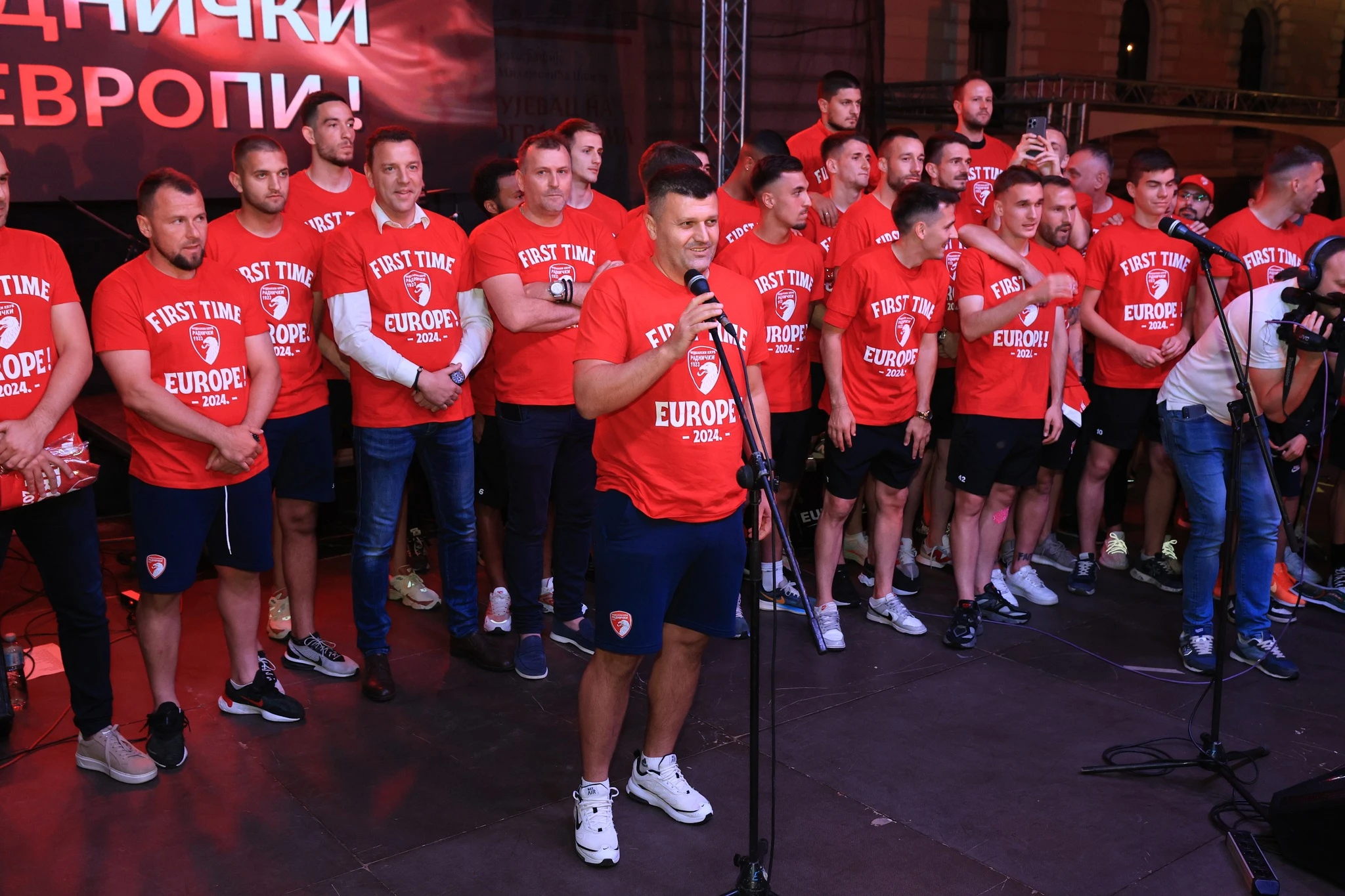 Proslavljen izlazak u Europu, danas pregovori Dudića i uprave