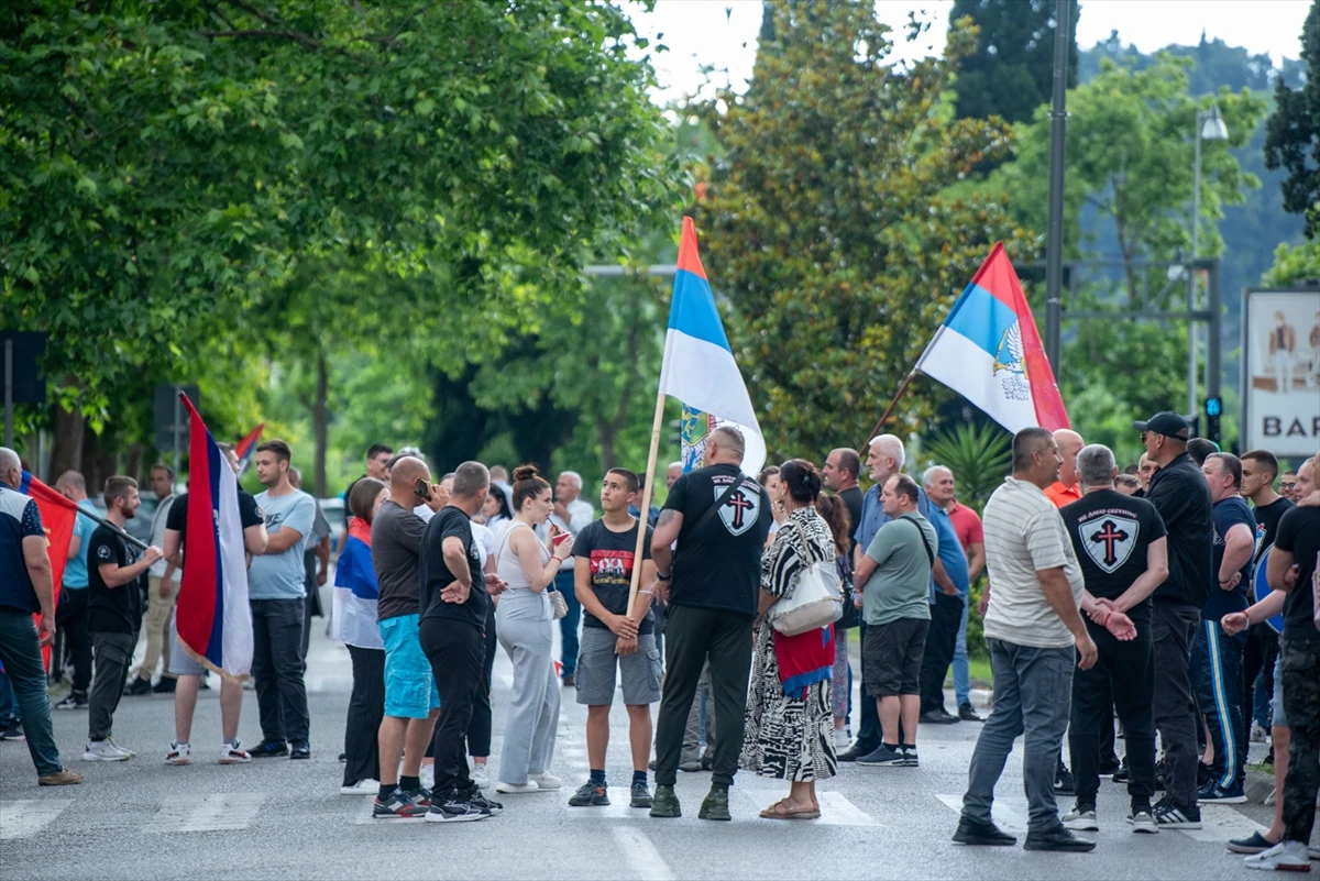 U Podgorici prosvjed zbog usvajanja Rezolucije - Prosvjednici skandirali ''Ratko Mladić''