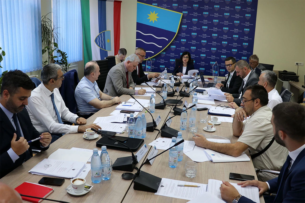 Vlada HNŽ-a: 2,35 milijuna KM za policijske postaje; Odobren novac za institucije kulture i sporta