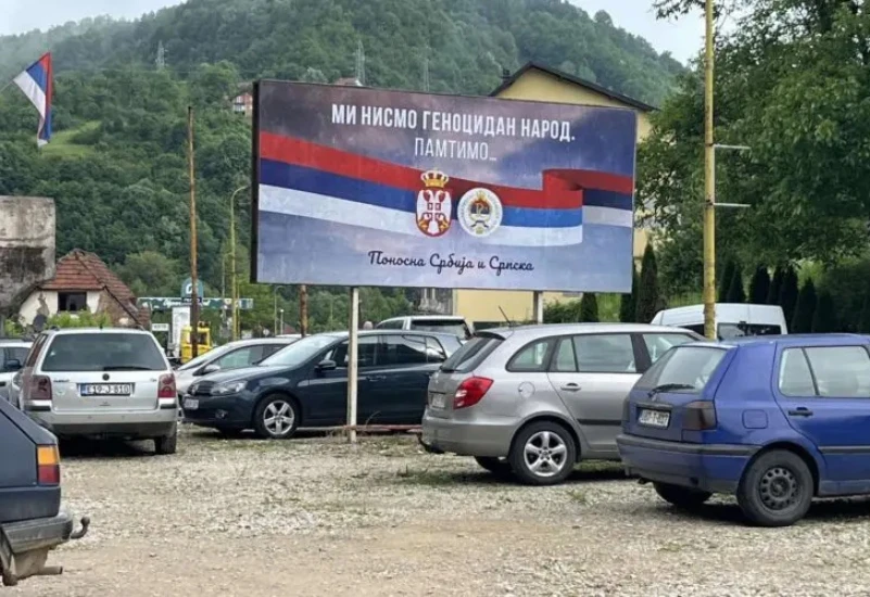 U Srebrenici osvanuli plakati: "Mi nismo genocidan narod. Pamtimo"