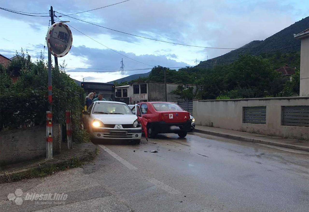 FOTO | Prometni kolaps u Mostaru zbog sudara u Bakijinoj luci