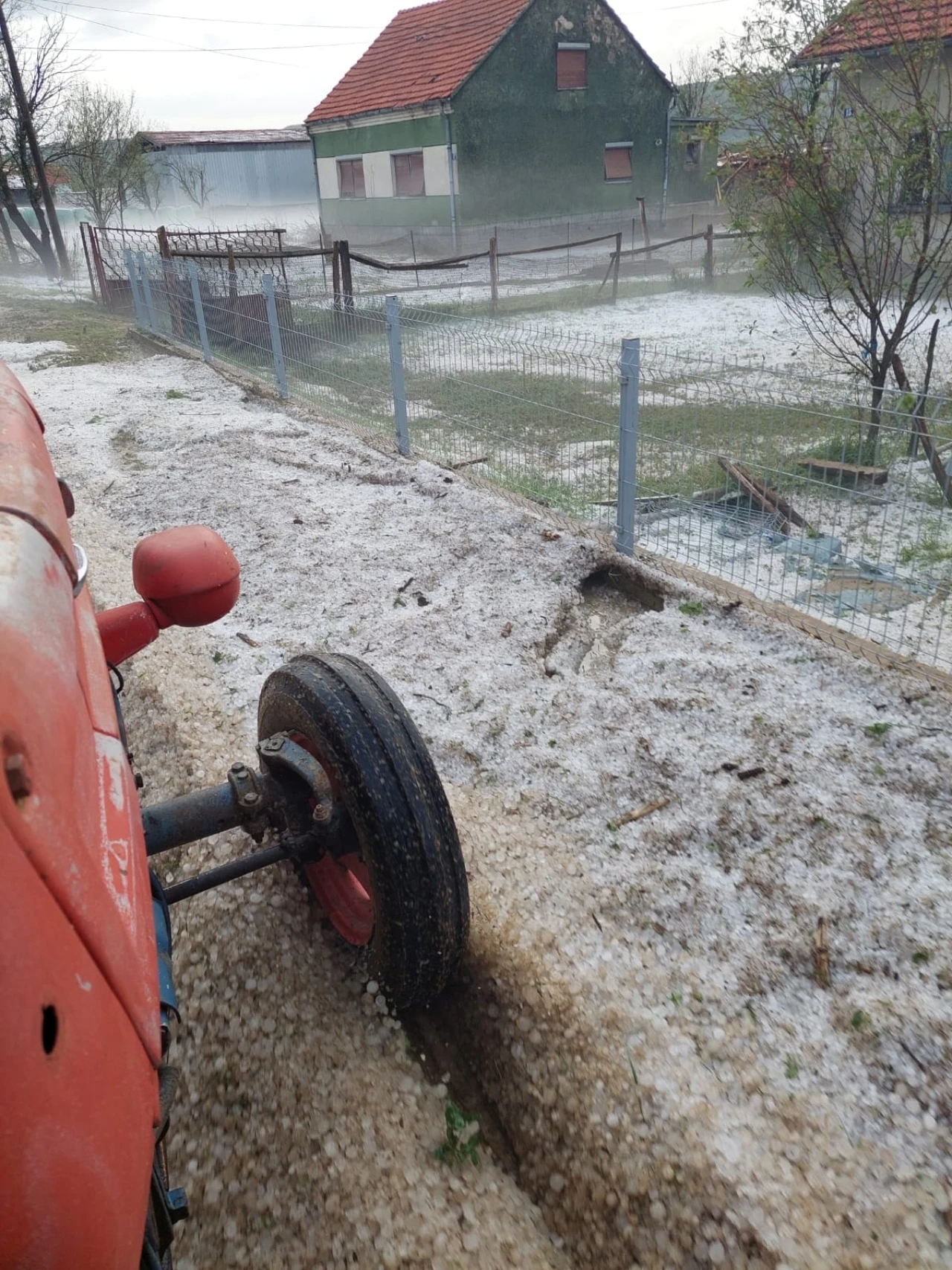 Snažno nevrijeme pogodilo Novi Grad: Dio općine bez struje
