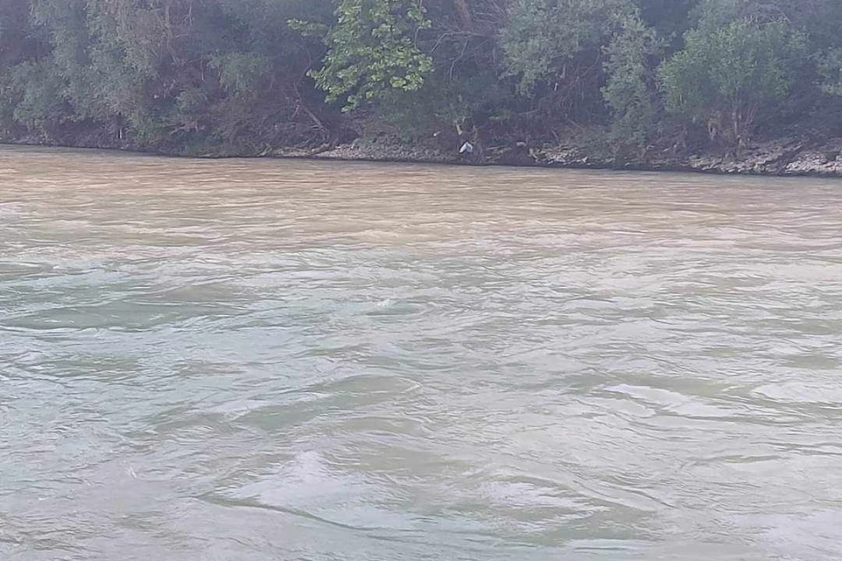 Alarmantno zamućenje Neretve južno od Mostara