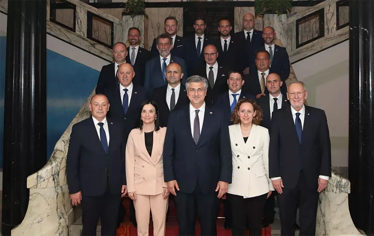 Novi-stari ministri HDZ-a: Uz rošadu resora ostaju svi isti, tek jedan novi