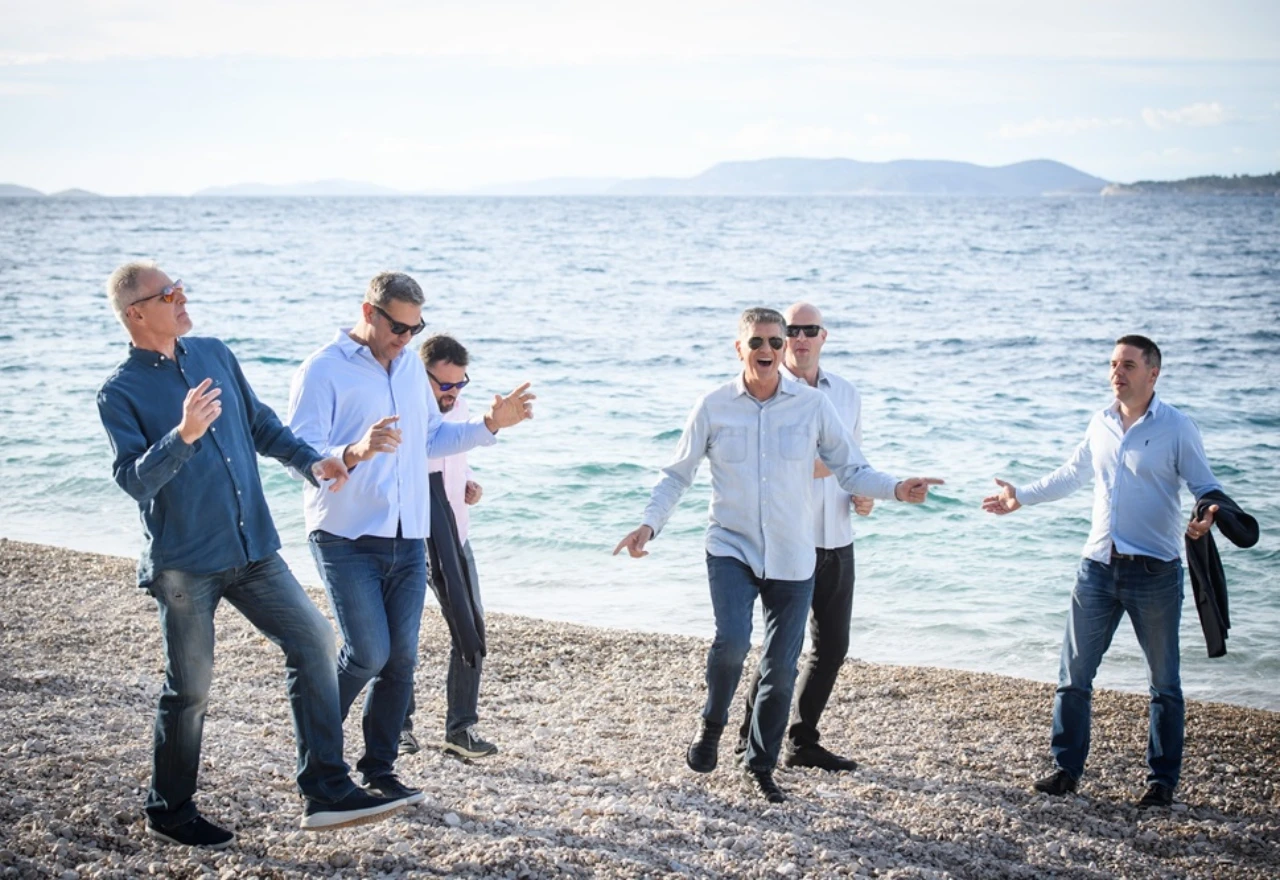 Klapa Rišpet ima novi singl 'Ajmo dušo pobić negdi'