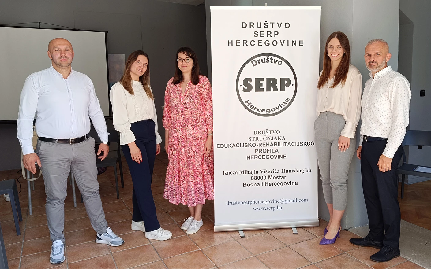 SERP: Predstavljene aktivnosti društva i slovarica 'Slovo po slovo'
