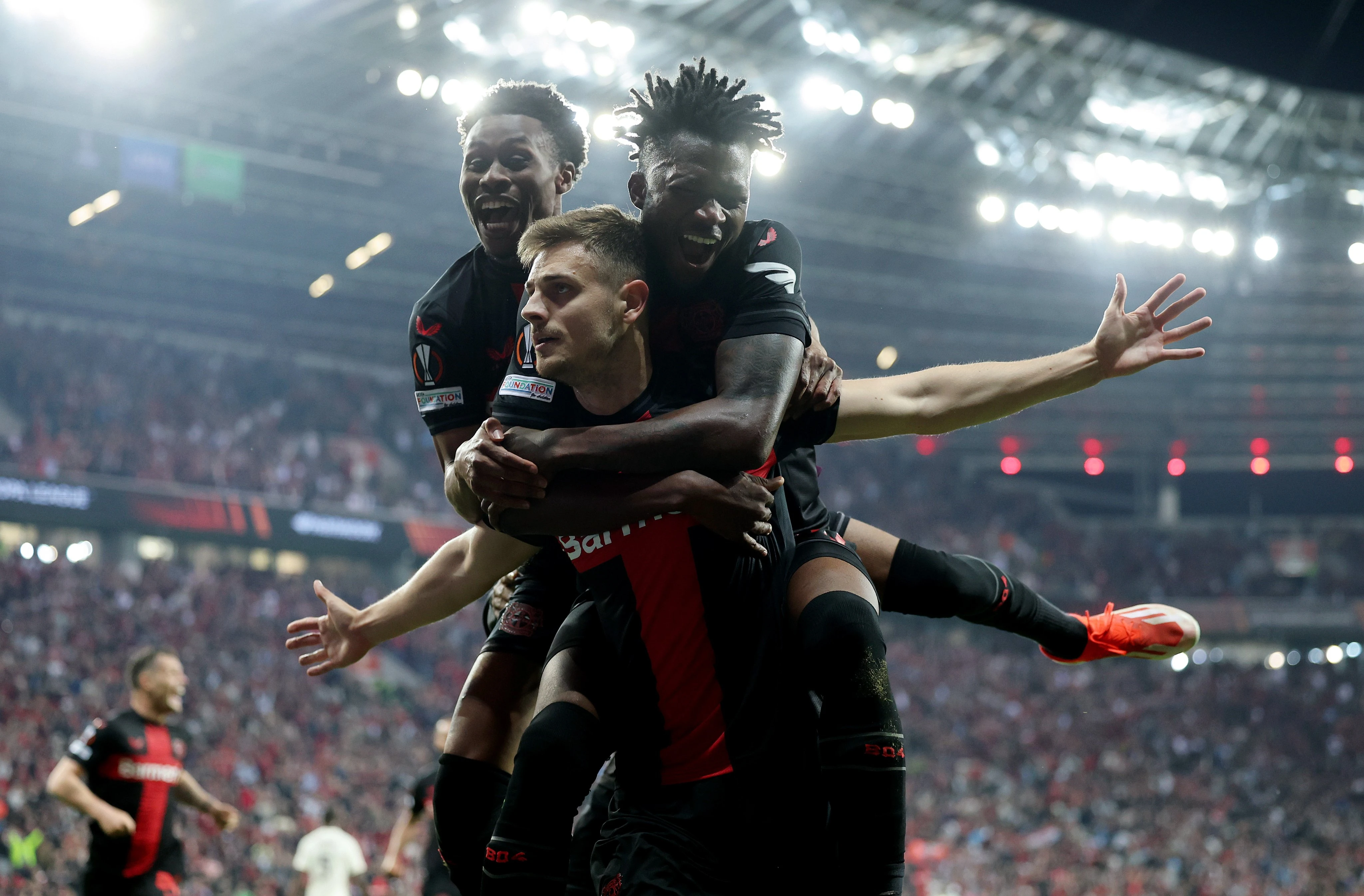 VIDEO I Bayer 'Neverlusen' i Atalanta prošli u finale, Stanišić strijelac