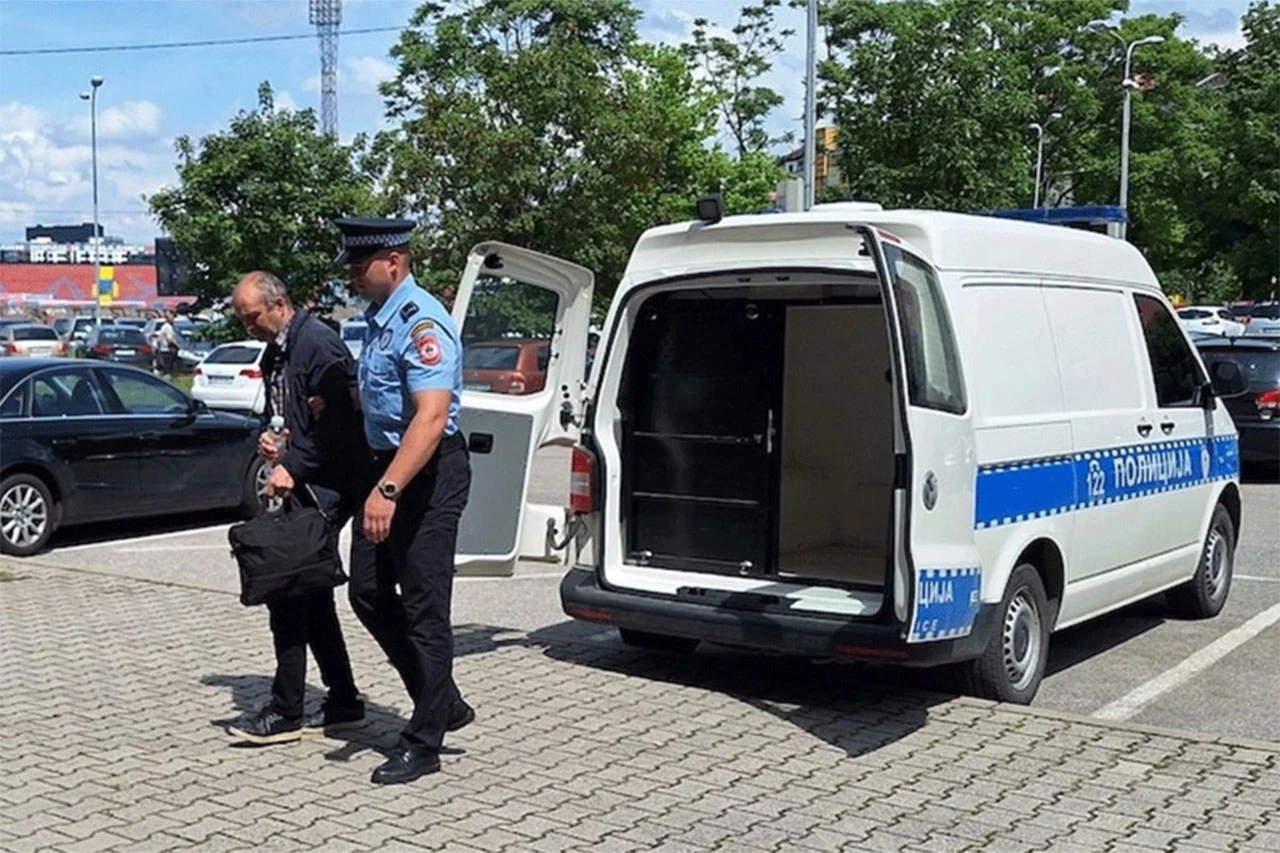 Predložen pritvor nastavniku osumnjičenom za spolno uznemiravanje učenica