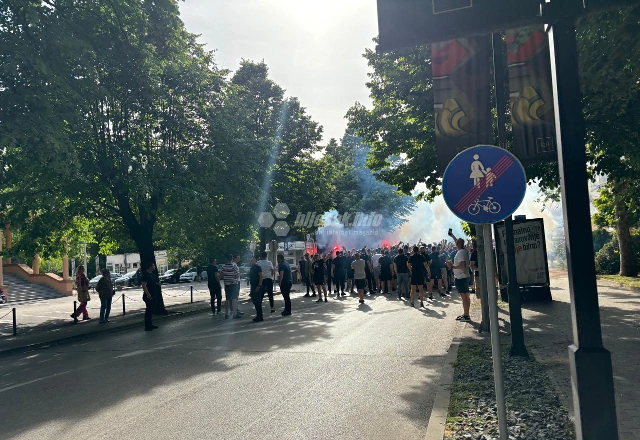 VIDEO | Korteo Ultrasa kroz Mostar: Borac očekuje paklena atmosfera 