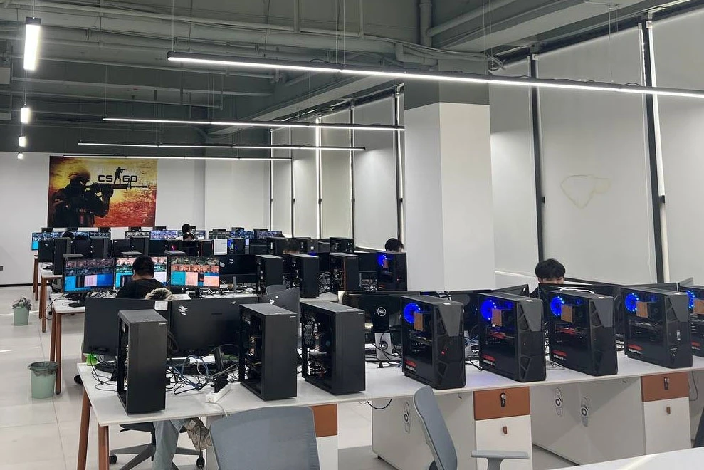 Pogledajte kako izgledaju kineske farme botova samo za igru CS2