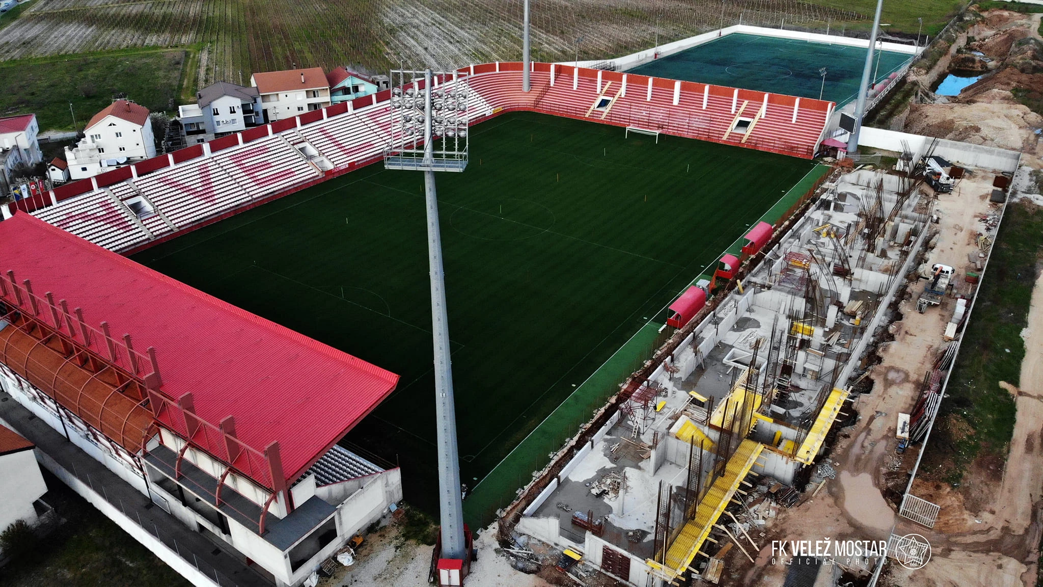 Dronovi i kiselina na Veležovom stadionu: Policija tvrdi jedno, federalni ministar drugo