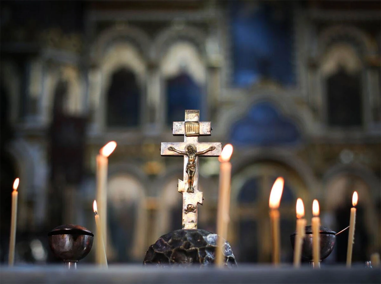 Ne zvone zvona: Pravoslavci slave Veliki Petak