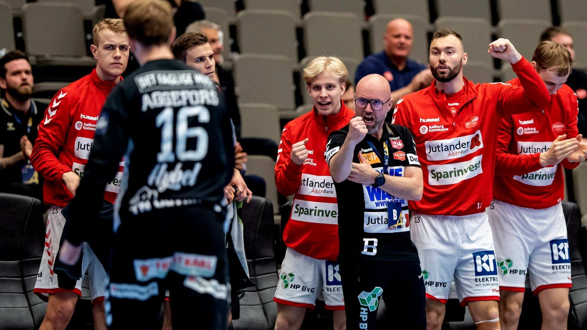 Aalborg šokirao Veszprem, Karačićev Kielce ispao na sedmerce